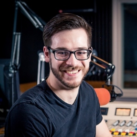 Taylor Hohulin Image